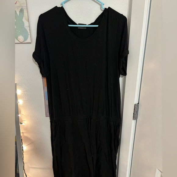 Black dress with pockets - Picture 1 of 1
